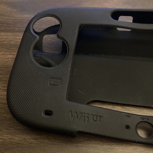 Nintendo Wii U Gamepad Officially Licensed Black Silicone Game Traveler Case - Picture 2 of 3