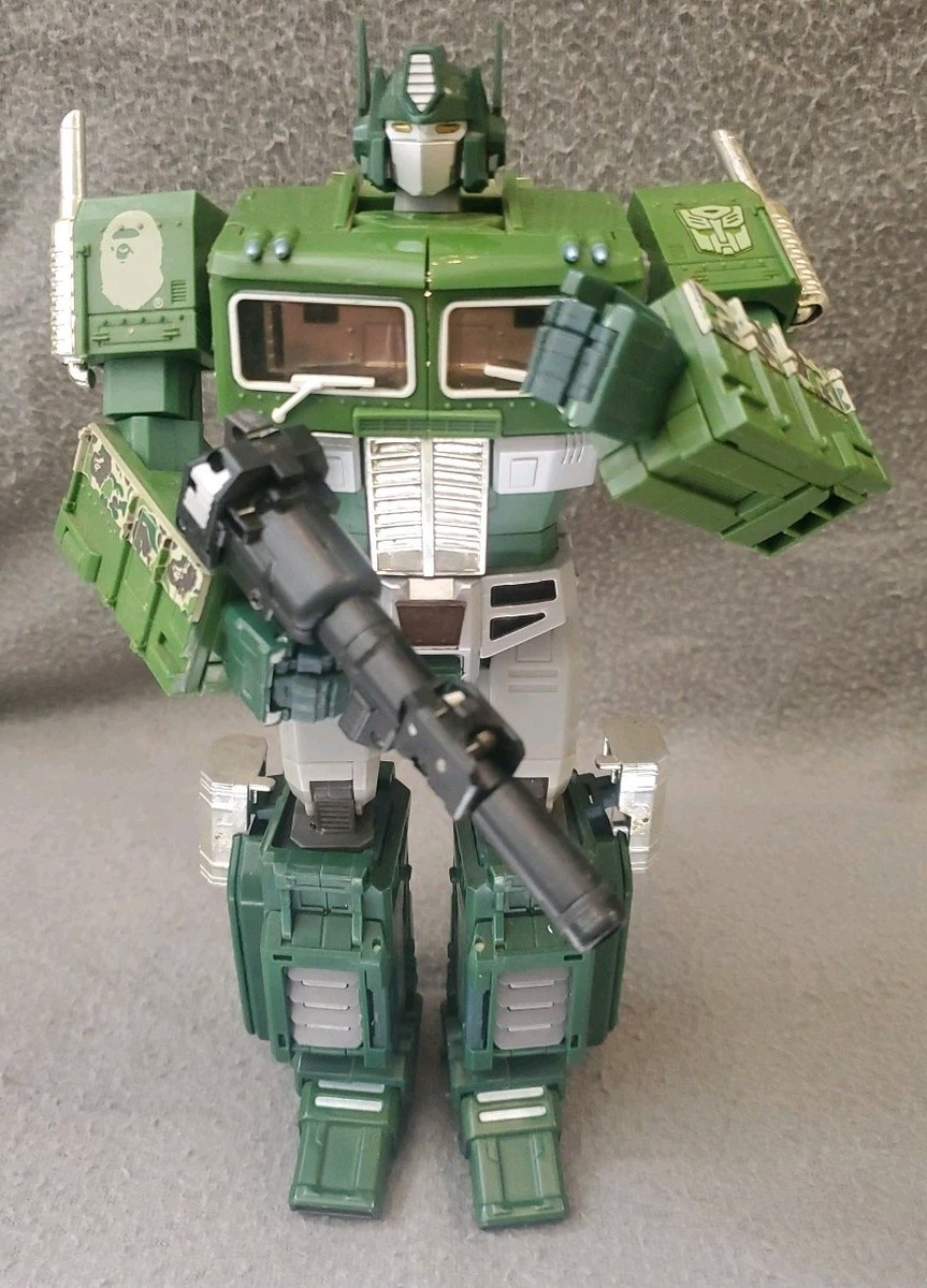 TRANSFORMERS × BAPE CONVOY GREEN CAMO BAPE Camouflage Convoy Transformers G1 Exclusive Reissue