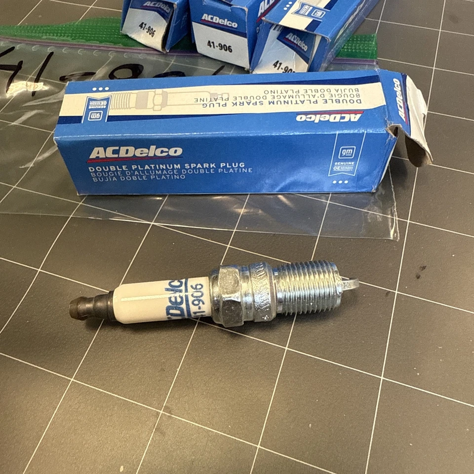 Комплект из 4 платиновых свечей зажигания 41-906 ACDelco LT1 Corvette Camaro Caprice Impala - Изображение 3 из 4