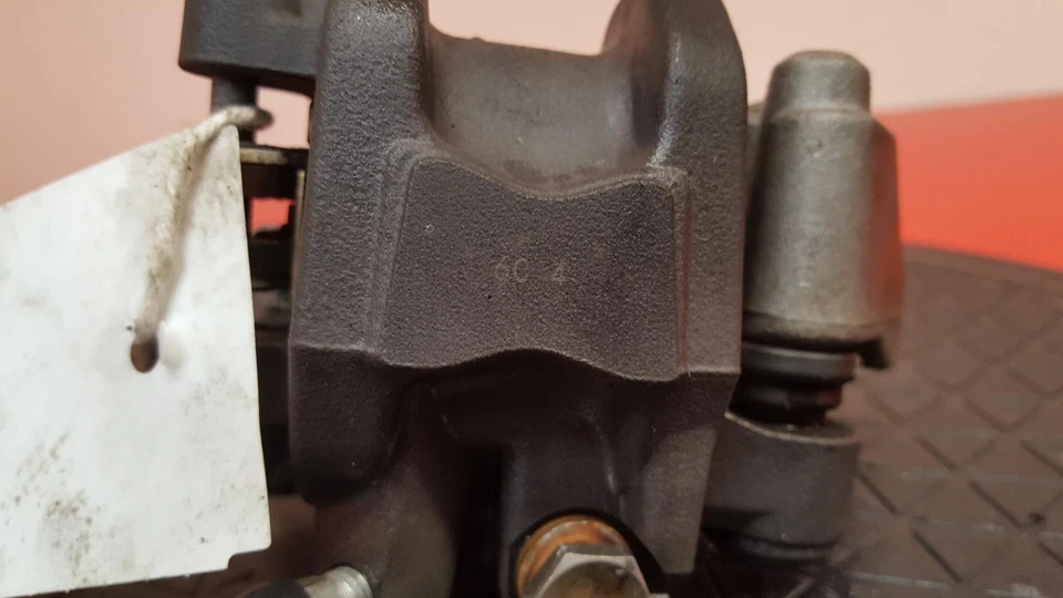 Suzuki GSXR 750 2016 pinza de freno trasera Foto 4 de 4