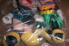 Hawaiian Mickey Minnie Globetrotting series -in Hawaiian outfits. sealed packag