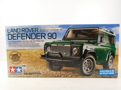 Tamiya 58657 1/10 Land Rover Defender 90 Teilgebaut ohne RC HE-42(Turm)