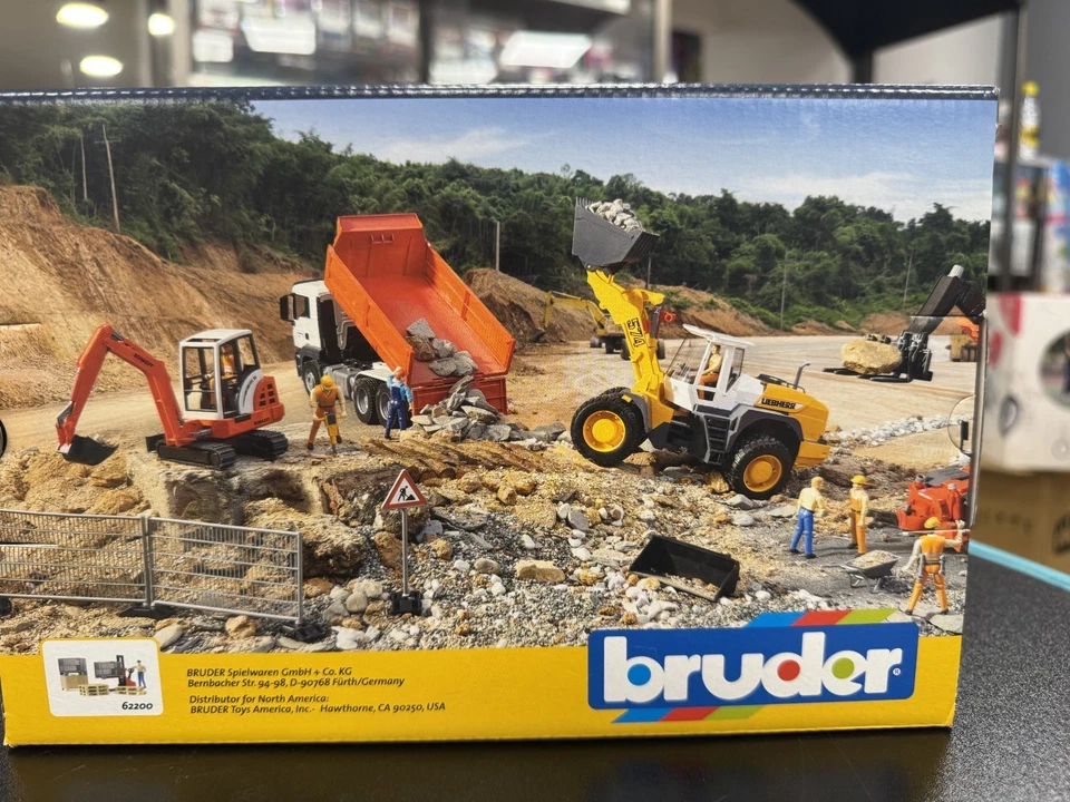 BRUDER 02511 -scala 1:16- CARRELLO ELEVATORE LINDE H30D CON PALLET - NUOVO - Immagine 3 di 4