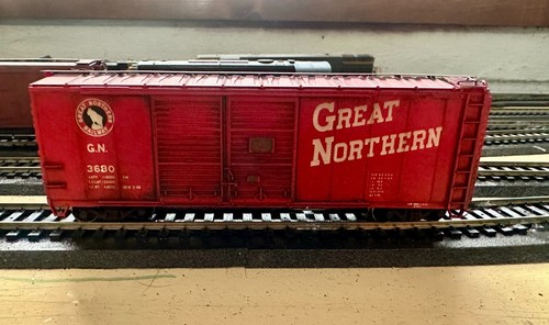 Coche de caja de 40' personalizado desgastado HO Accurail Great Northern #3680 | Zustand: Used