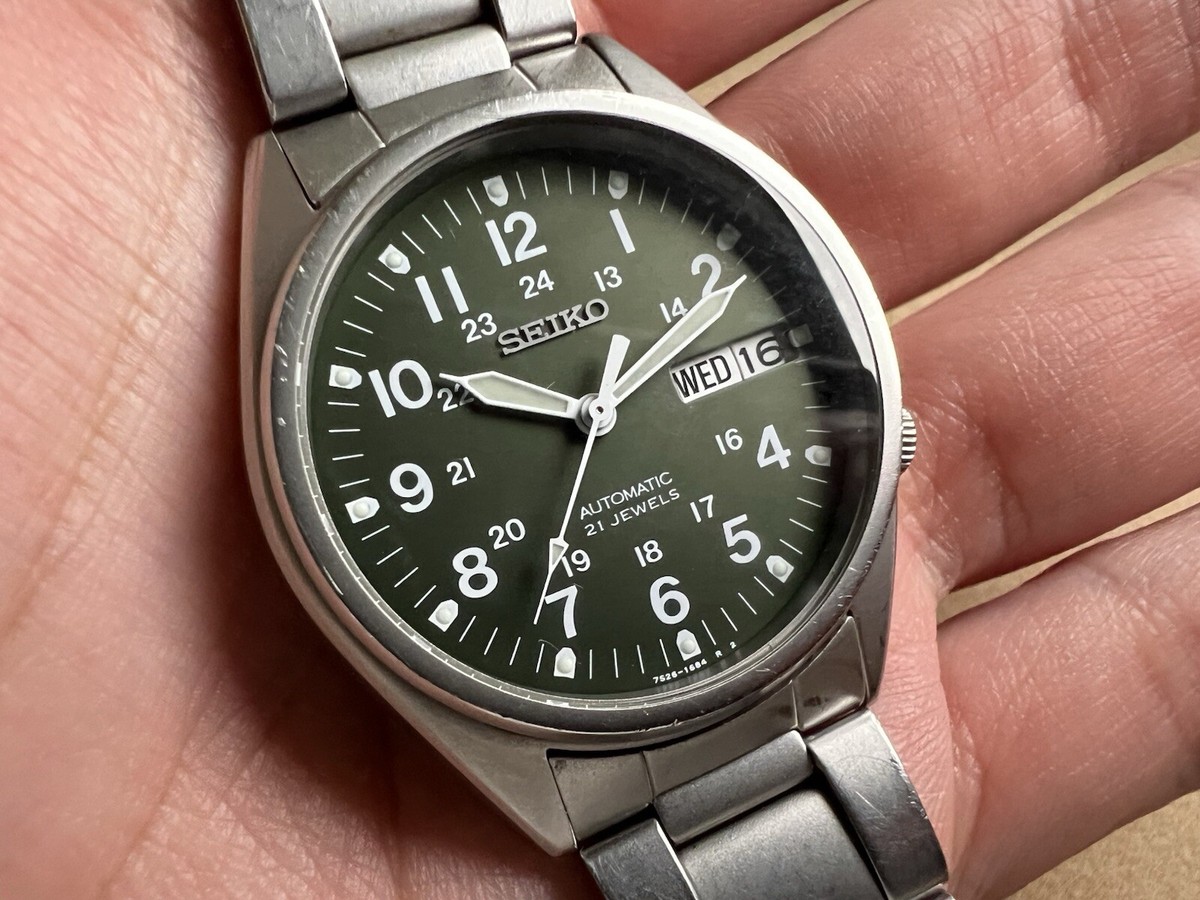 Seiko 5 7S26-3060 SKX425 Day/Date Green Dial Automatic Men's Seiko 5 7S26-3060 SKX425 Day/Date Green Dial Automatic Men's