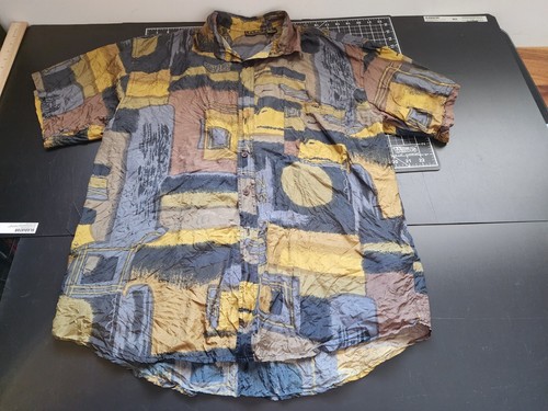 Vtg PURE Silk Men's Shirt Large geometric Print MISSING BUTTON CHECK PICTURES - Picture 2 of 12