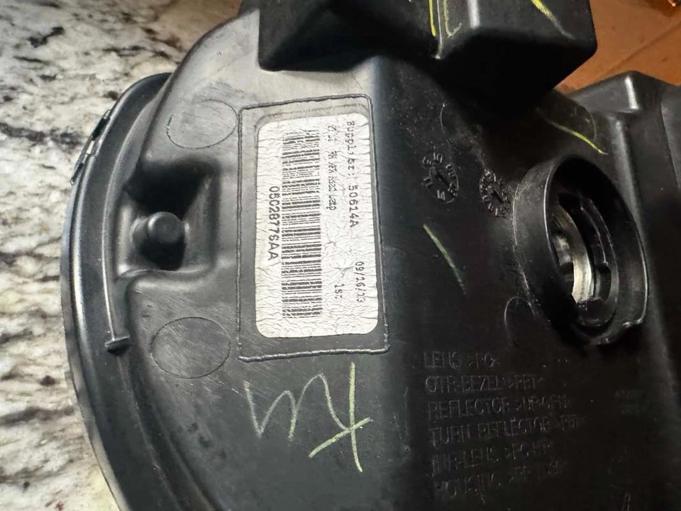 Faro halógeno izquierdo izquierdo izquierdo del conductor OEM 2008-2014 Dodge Challenger 5028777AA Foto 3 de 4