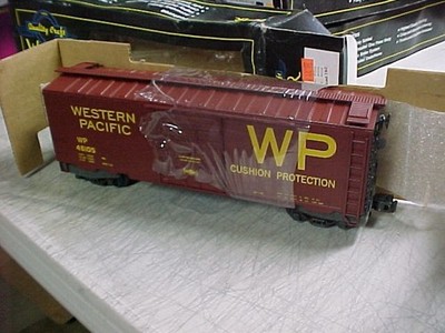 WEAVER 3-RAIL WESTERN PACIFIC 40   BOX CAR WP46105 O SCALE FREIGHT ( B )