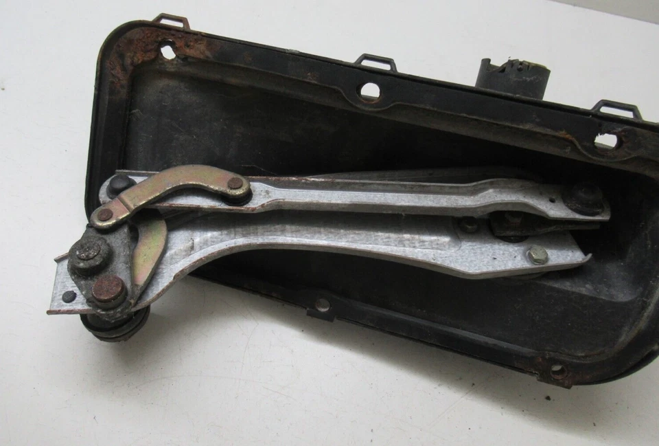 JAGUAR XJR6 1995 WIPER MOTOR MECHANISM - Image 2 of 4