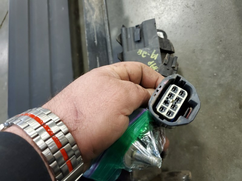 Pair of OEM GMC Retractable Power Running Boards 2015 2016 2017 2018