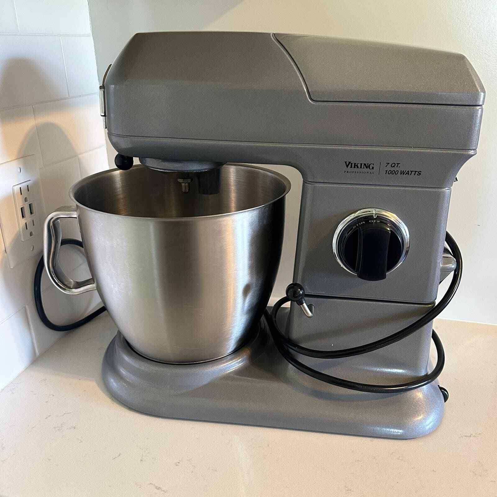 Viking VSM700 Professional 7 quart Stand Mixer 1000 watts, grey silver