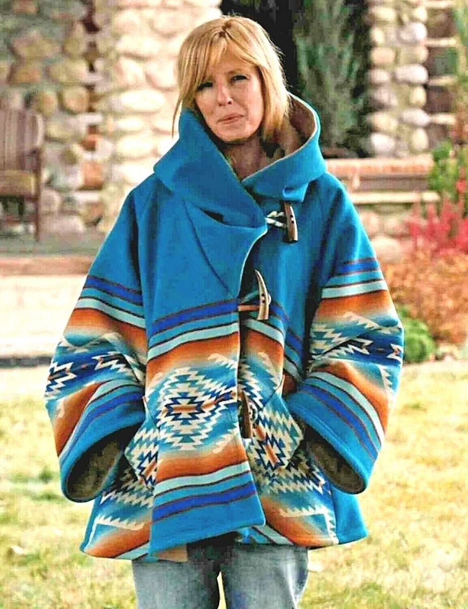 yellowstone beth dutton poncho