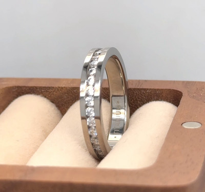 Silver Titanium 4mm Thanksgiving Gift For Family CZ Inlay Full Eternity Rings