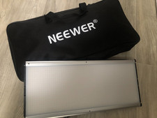 NEEWER LED Video Streaming and Photography Light with Carry Storage bag