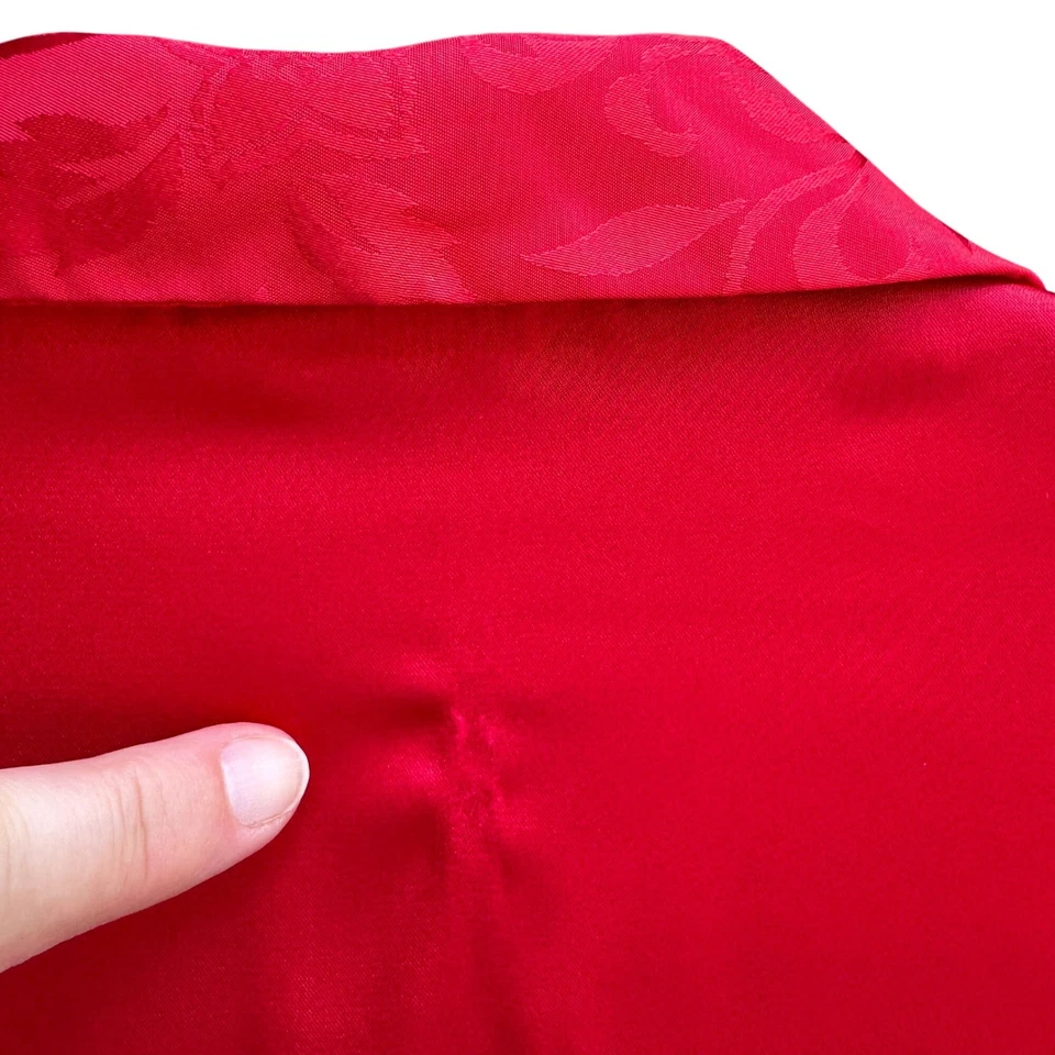 Camisa para dormir ligera con botones de satén roja roja Secret Treasures para dama M Foto 3 de 4