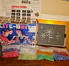 Hasbro Lite-Brite 5455 Vintage Illuminated Peg Board Toy Set Bugs Bunny 1970s