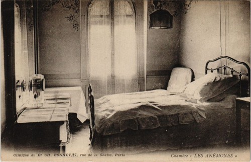 CPA PARIS 7e - Clinique du Dr Ch. Motorhaube - 7, rue de la Chaise (55520)