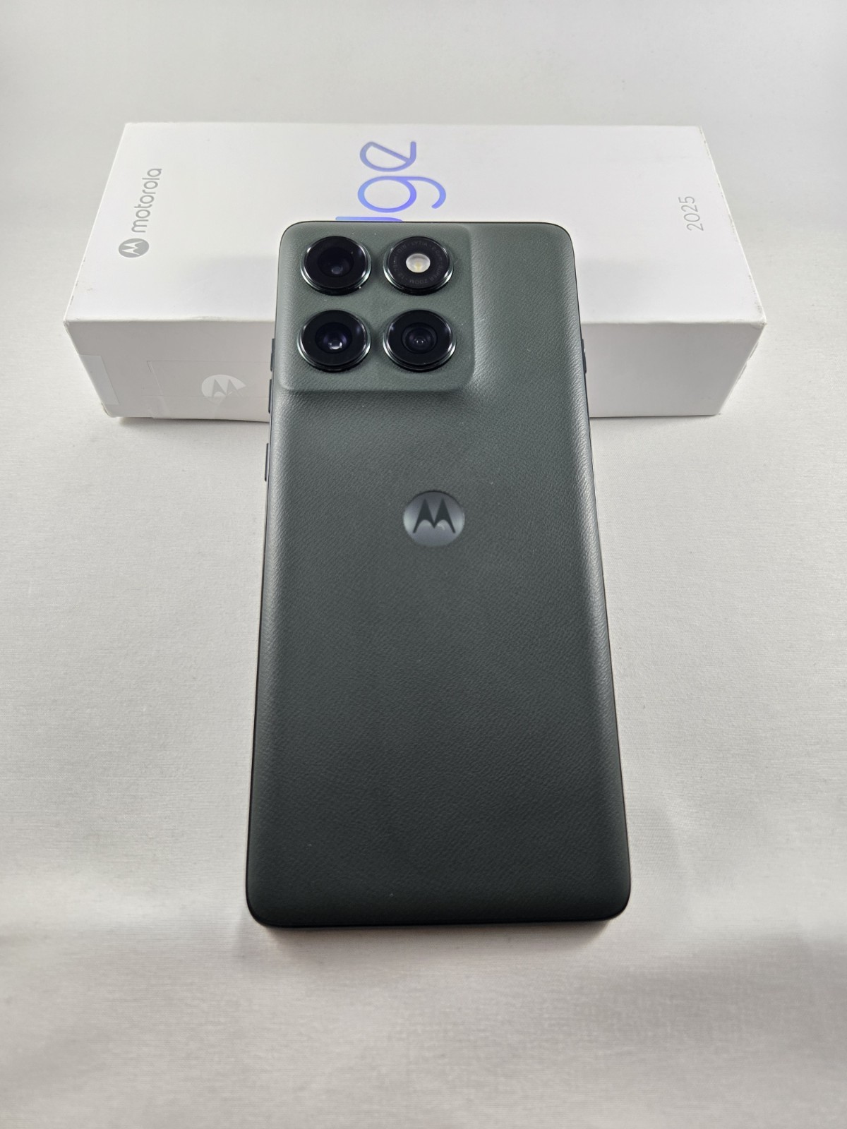 Motorola Edge 2025 Deep Forest 256GB Tracfone