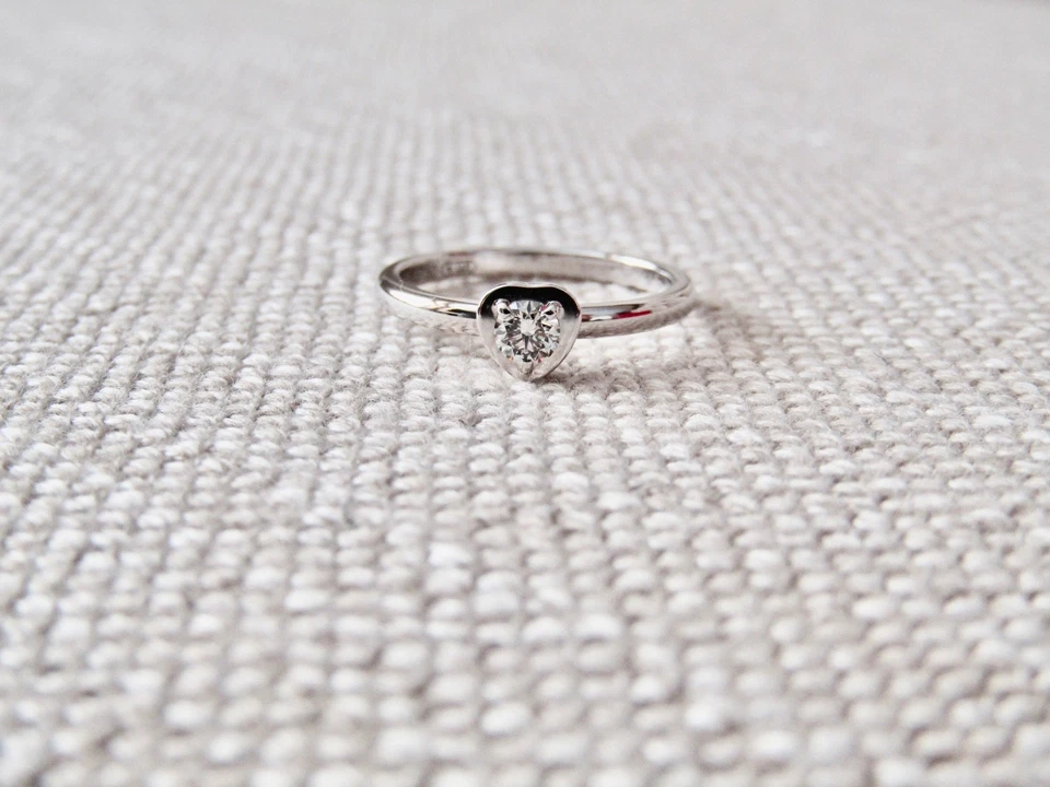 Anillo Cartier Oro Blanco 18k Palancas Diamante Corazón - 0,14 quilates Foto 4 de 4