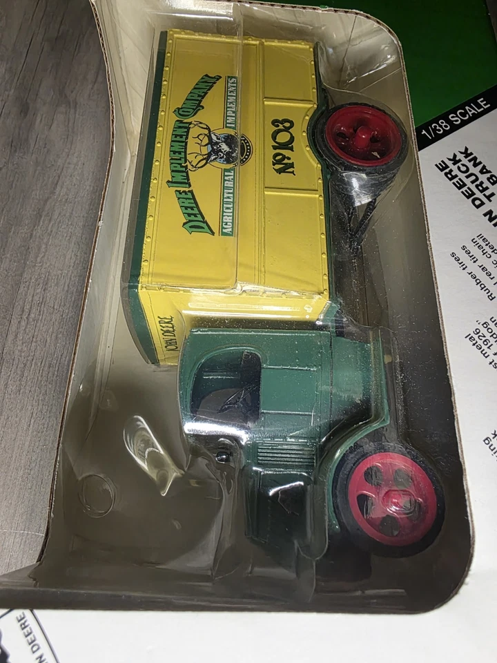 ERTL John Deere 1926 Mack Truck Bank Diecast Escala 1/38 Caja de llaves de cerradura de colección EE. UU. Foto 2 de 4