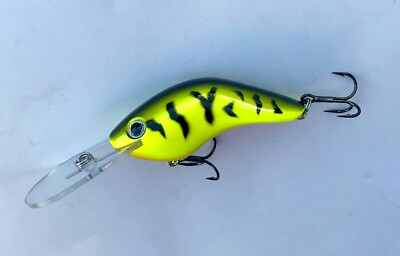 CRANKBAIT / PLUG:  ''CHARTREUSE TIGER''