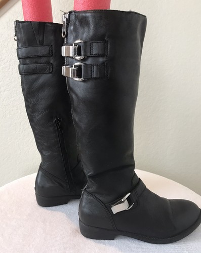 Aldo Größe 6,5 M schwarz Leder seitlicher Reißverschluss kniehoch silberfarbene Hardware Stiefel