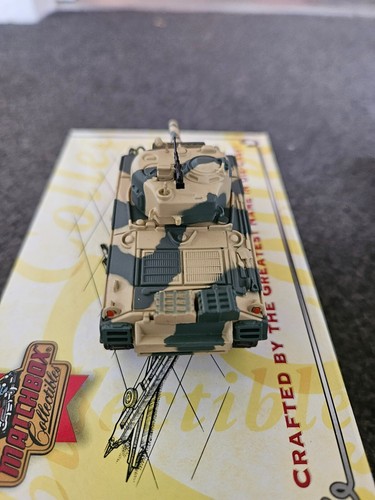 Matchbox da collezione 1:72 Sherman M4A3 105 mm DYM37585 - Foto 4 di 6