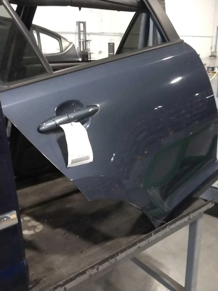 KIA SPORTAGE 2015 puerta trasera derecha azul fabricante de equipos originales usado 121 k millas NJ25-18769-465244 Foto 2 de 4