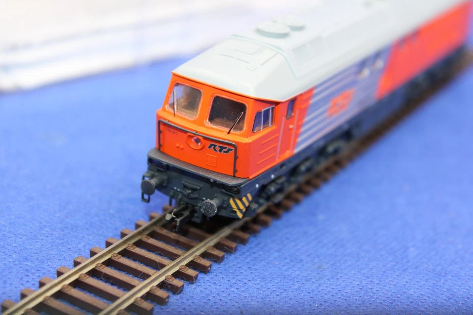 Piko 47323 Spur TT RTS Diesellok BR 230 077-0 Lichtwechsel/s.guter Zustand/OVP - Bild 2 von 4