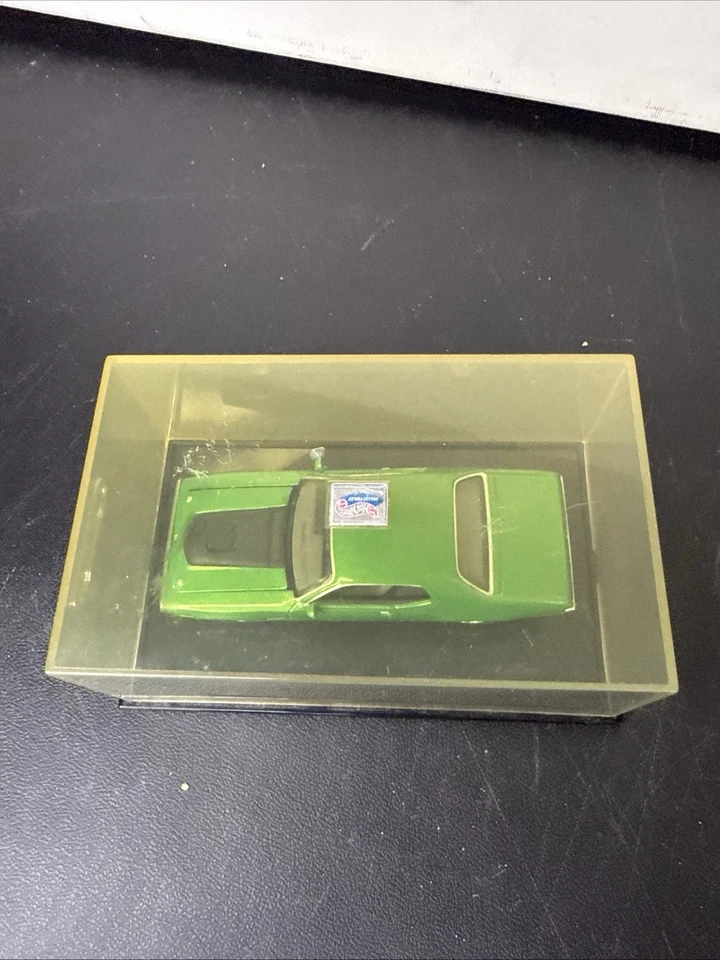 De colección 1999 Hotwheels 71' Plymouth GTX verde en estuche coleccionable Foto 2 de 4