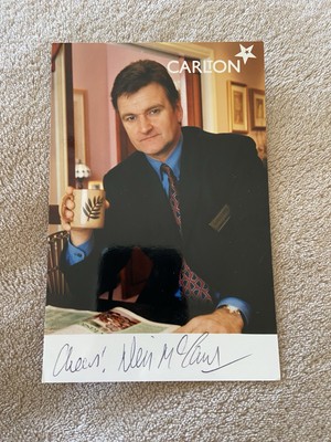 NEIL McCAUL - PATRICK RUSSELL (CROSSROADS) HANDSIGNIERTE GUSSKARTE FOTO