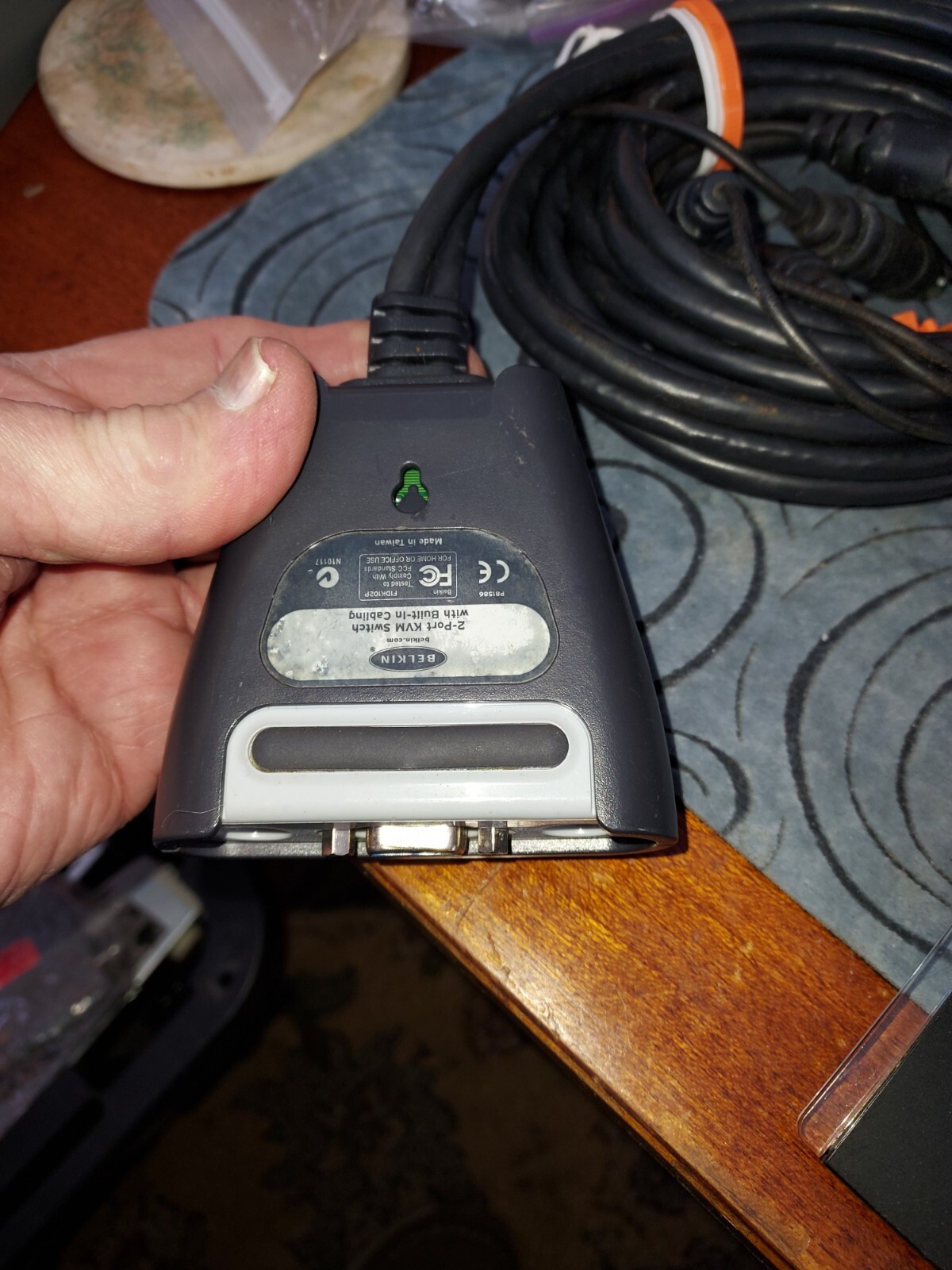 Belkin 2 Port KVM PS/2 VGA Switch with Audio and Built-In Cabling | eBay