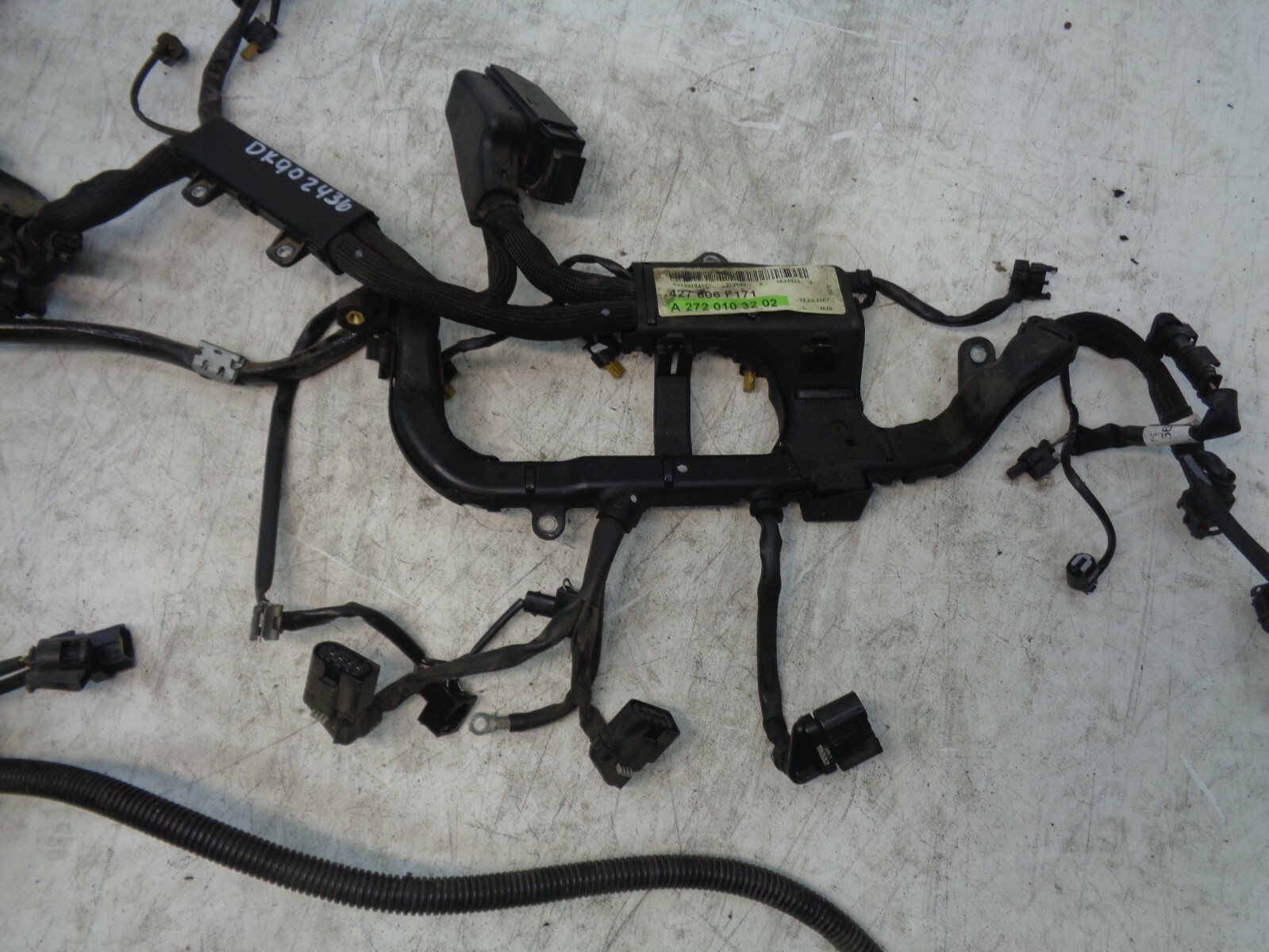 DK902436 06-08 MERCEDES SLK280 AUTOMATIC ENGINE WIRING HARNESS 2720103202 OEM