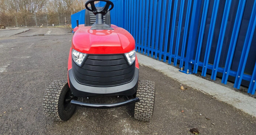 Mountfield Freedom 30E - Battery Powered Lawn Tractor - £3500 - Picture 2 of 14