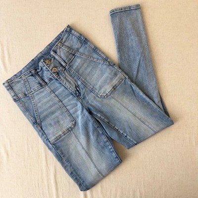 American Eagle Super Hi-Rise Jegging Light Wash Blue Jeans Size 6 Utility Pocket