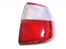 Feu arrière Opel OMEGA