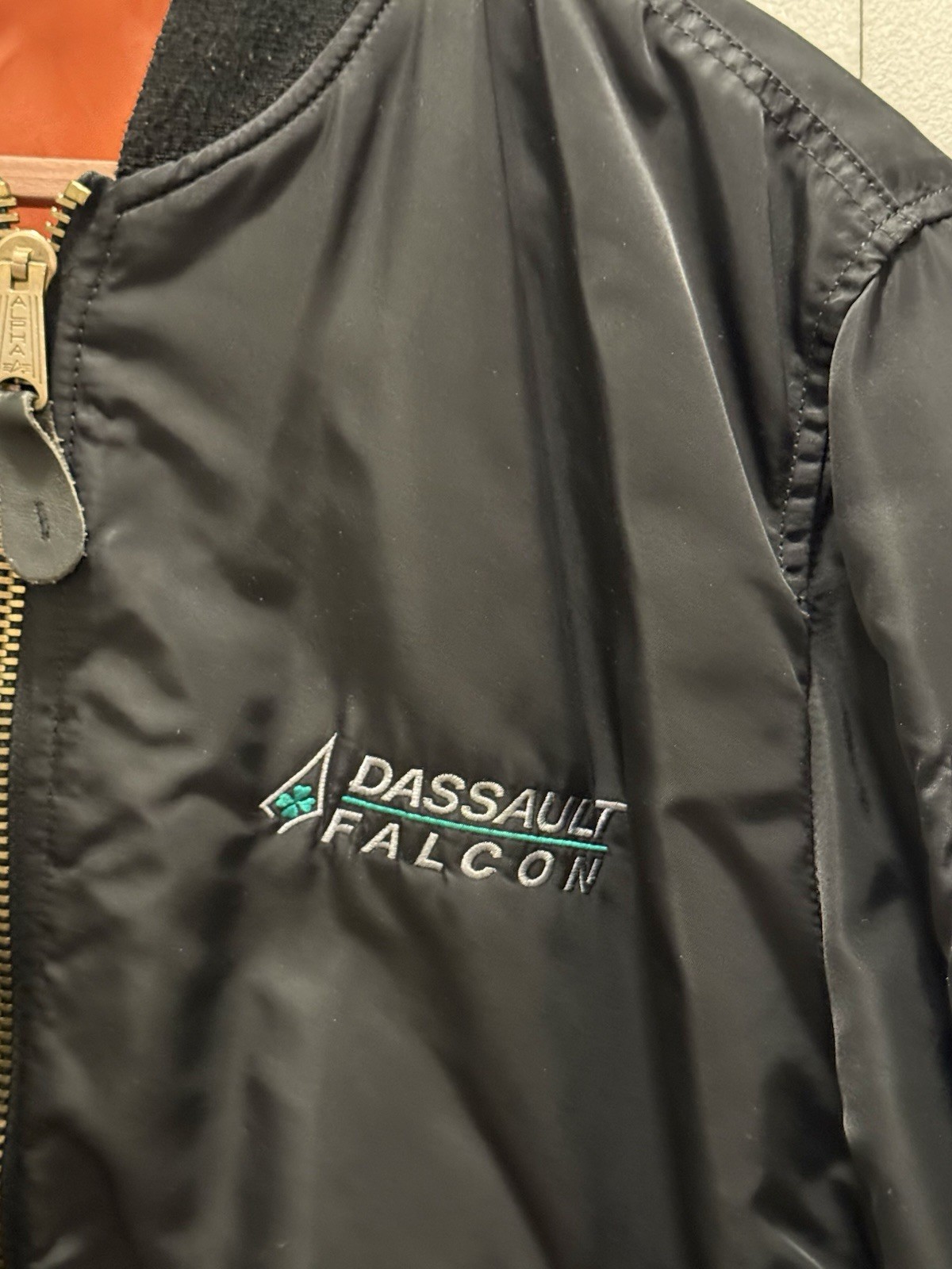 Authentic Dassault Falcon Flight Jacket. Size Lar… - image 3