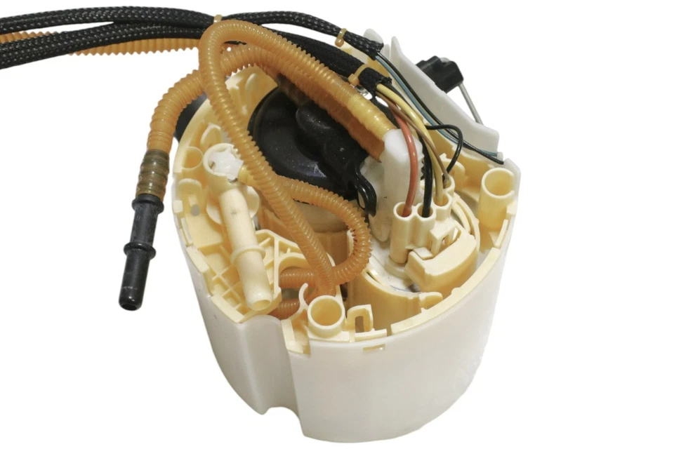 Unidad de montaje de bomba de combustible de gas Alfa Romeo Giulia 2,0 L 00505474790 2017 - 2024 OEM Foto 2 de 4