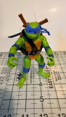 Teenage Mutant Ninja Turtles Mutant Mayhem Leonardo Figure 2023 w/ Twin Katana