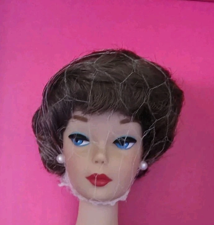 Barbie Silkstone Brownette Bubblecut reproducción GXL25 NUEVO EN CAJA + remitente Mattel  Foto 3 de 4