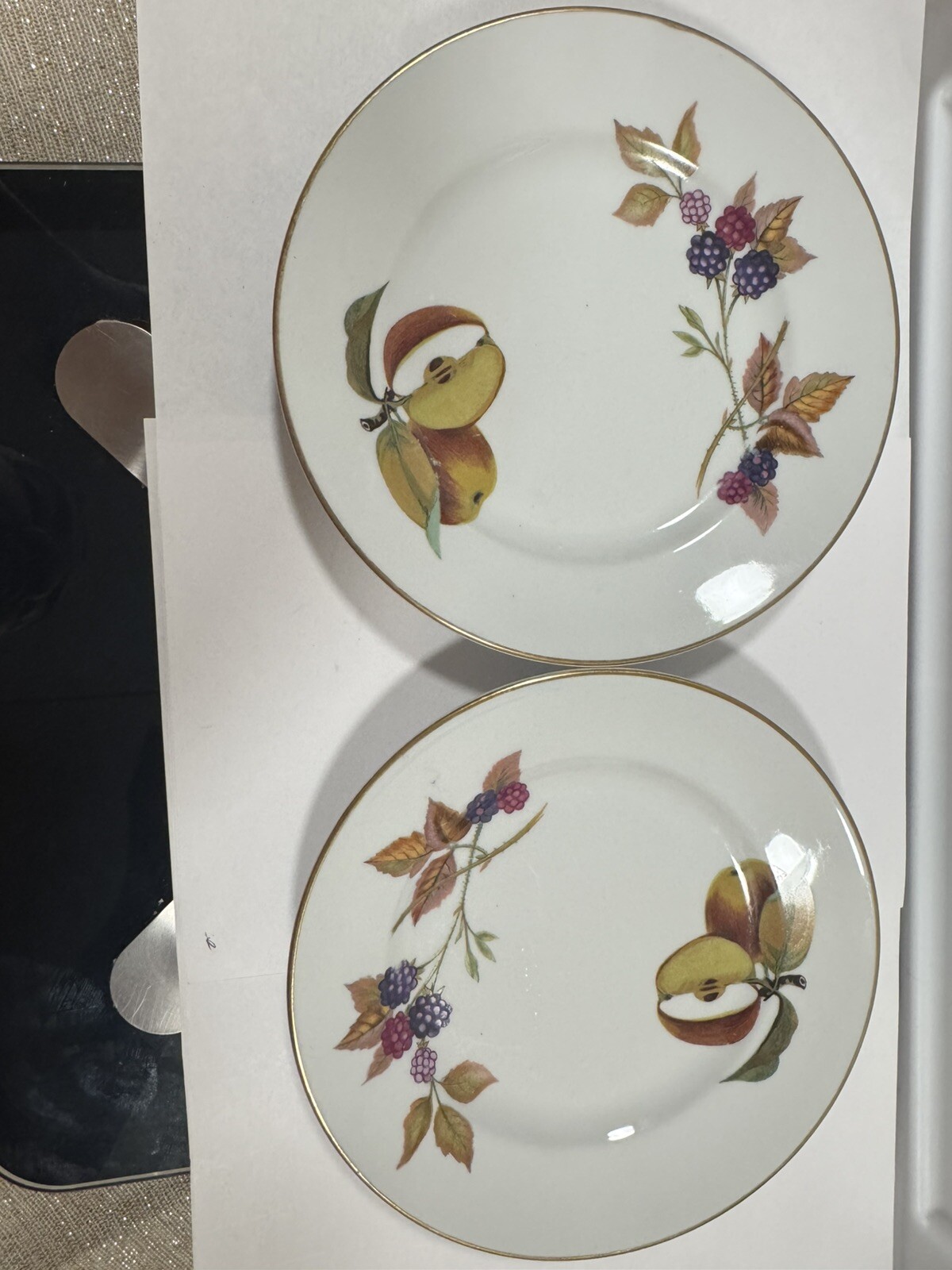 Royal Worcester 1961 Evesham Gold England Bread Butter Plate 6.75in across