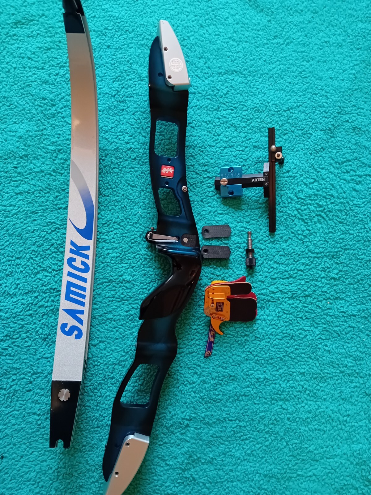 used recurve bow archery equipment 2off recure bows with accessories eBay