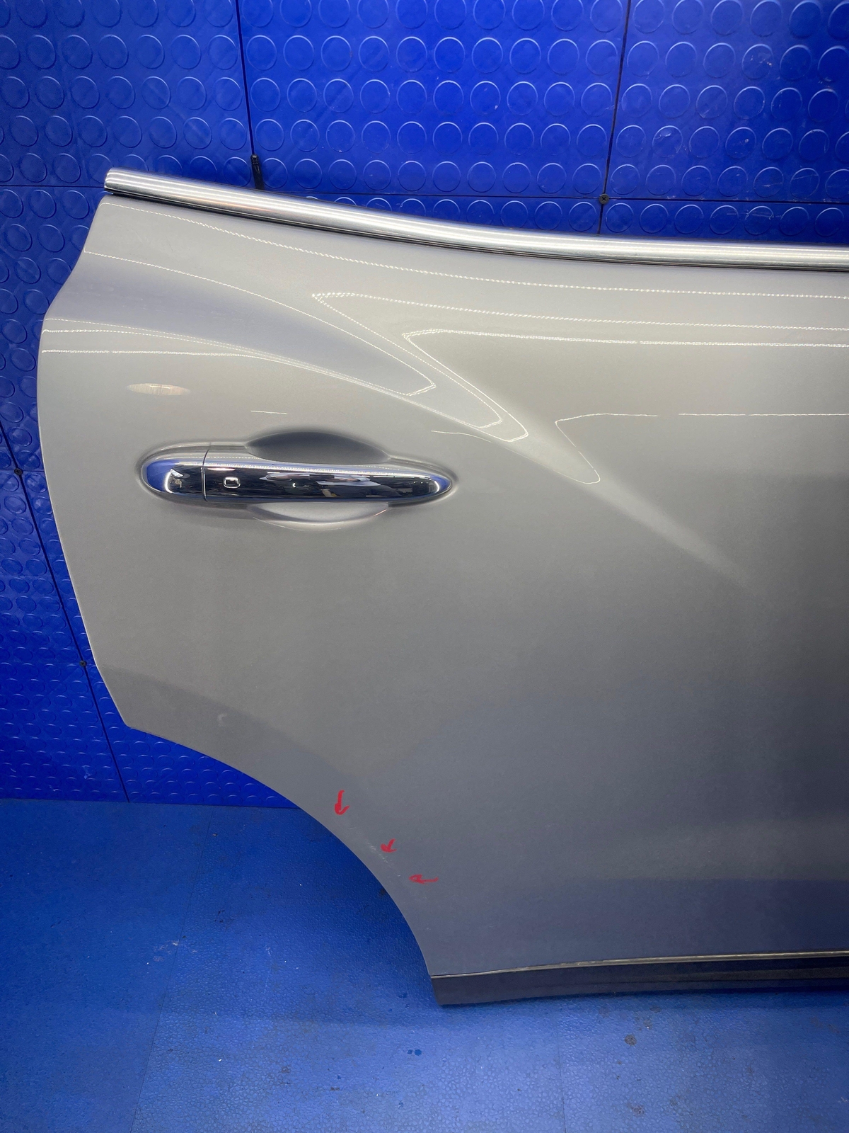 2017-2022 MASERATI LEVANTE OEM REAR RIGHT DOOR *NO GLASS* GRIGIO METTALLIC (817)