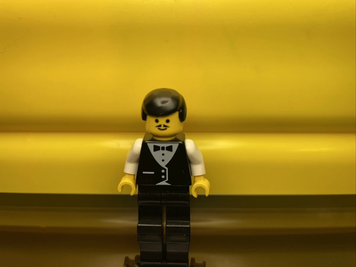 LEGO Minifigure LEGO SET 6345 CITY PEOPLE Classic Town GENUINE 1990s WAITER FIG