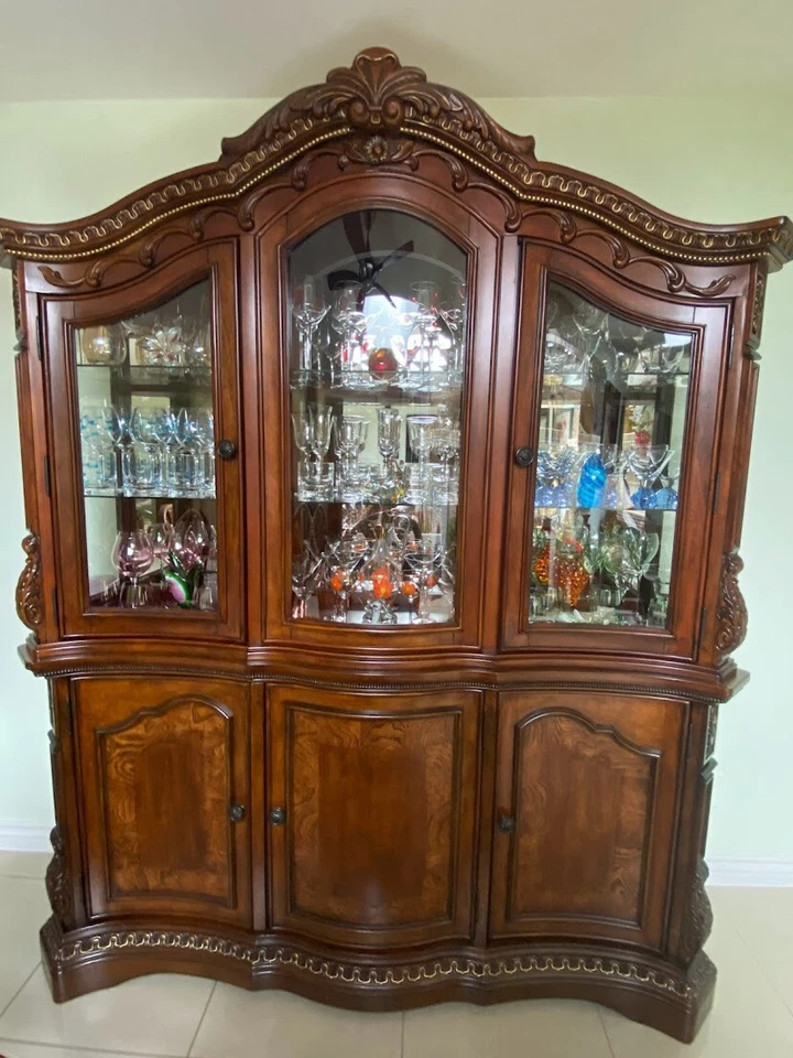 Juego de Comedor - Mesa, Sillas, Mueble de China y Mesa Aparador Foto 3 de 4