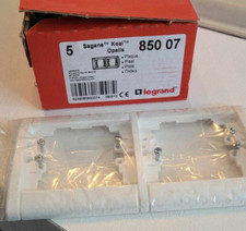 85007 LEGRAND SAGANE Plaque double horizontale Opalis Blanc enjoliveur prise 