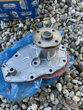 Pompe à eau Renault R12