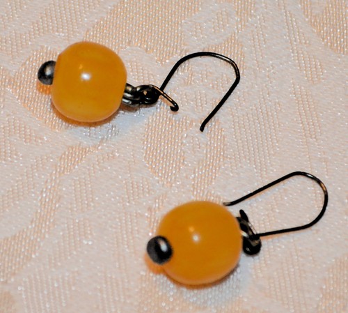 VINTAGE TRIBAL NECKLACE and PIERCED EARRINGS - Picture 5 of 5