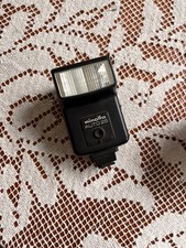 Minolta Auto 25 electronic flash unit