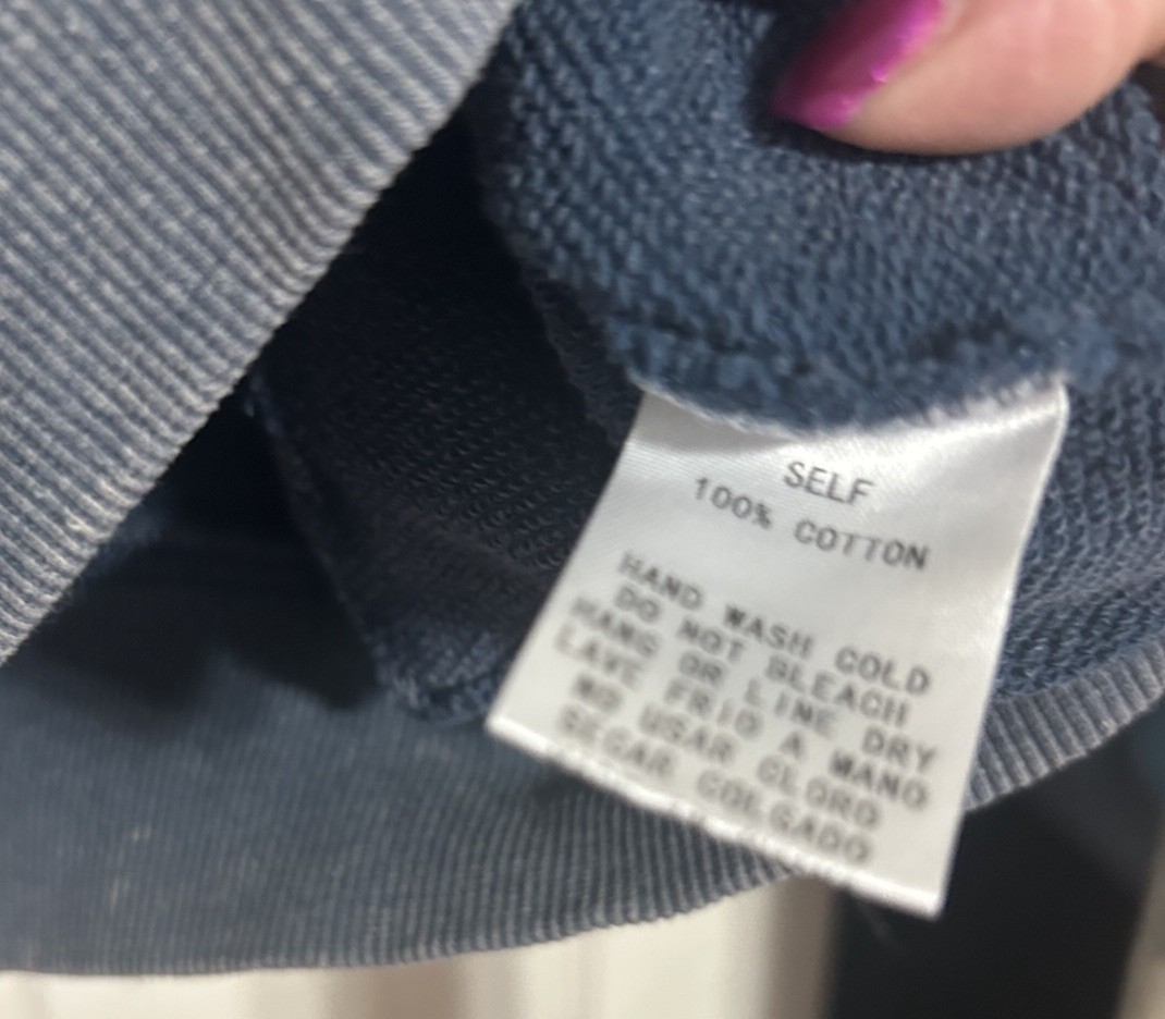 Easel Strawberry Patch Sweatshirt Medium, Pre-Own… - image 3